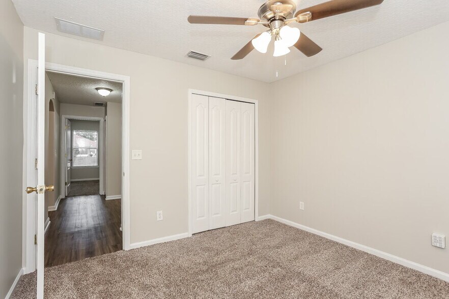Building Photo - 3021 Captiva Bluff Cir