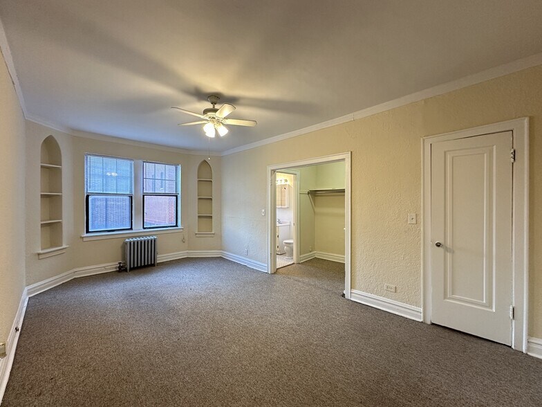 Building Photo - 4834 N Damen Ave