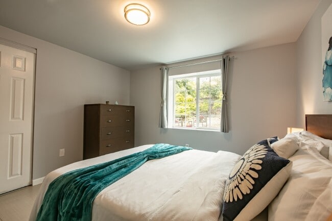 Building Photo - 234 Del Prado Dr