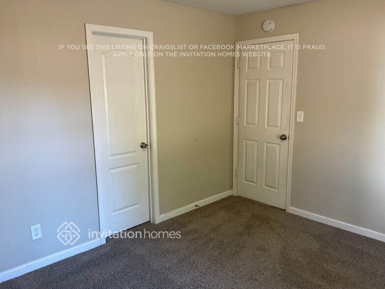 Building Photo - 301 Summer Hill Cir