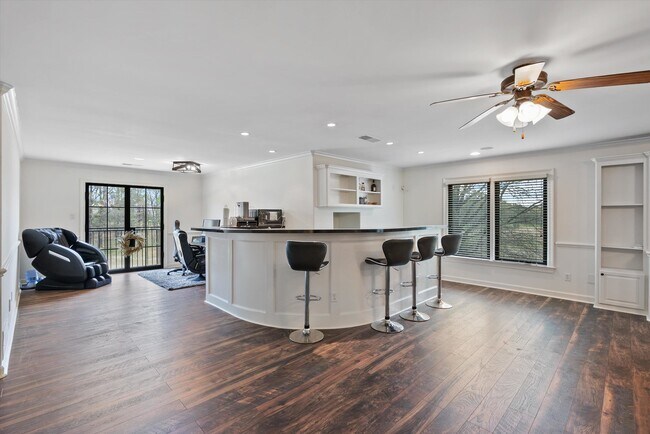 Building Photo - 9376 Forest Wind Cove