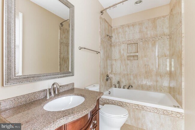 Building Photo - 7607 Newmarket Dr