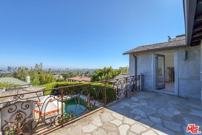 Building Photo - 1300 Summitridge Dr