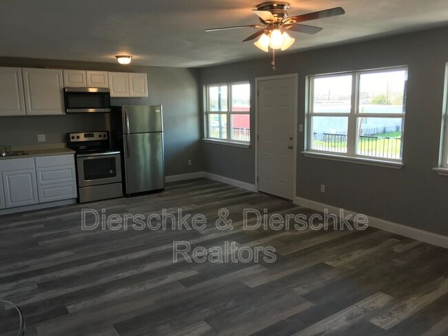 Building Photo - 3608 N Chadbourne St