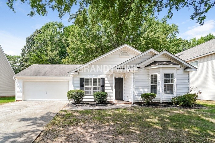 Building Photo - 7917 Shiny Meadow Ln