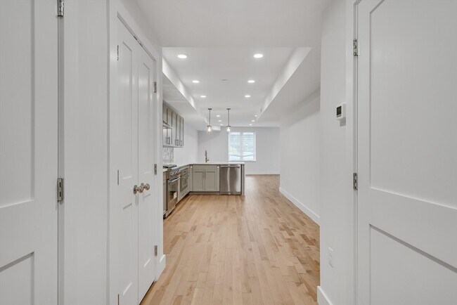 Building Photo - 50 Hichborn St
