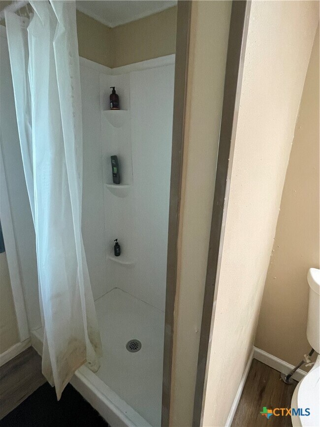 Building Photo - 653 Scarbourough