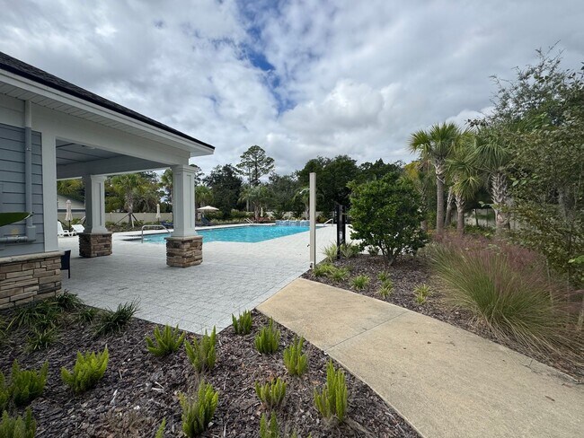 Primary Photo - Fall Into Savings –Rent Reduced! Housing c...