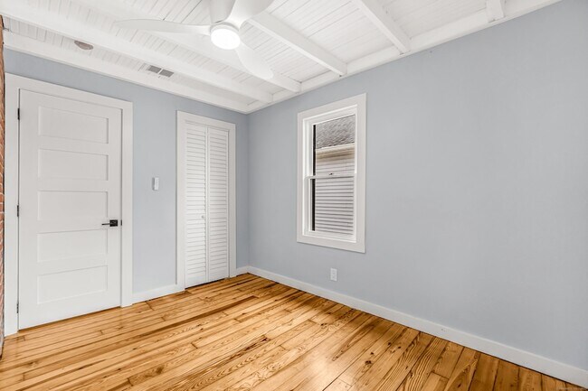 Building Photo - 155 Broadway