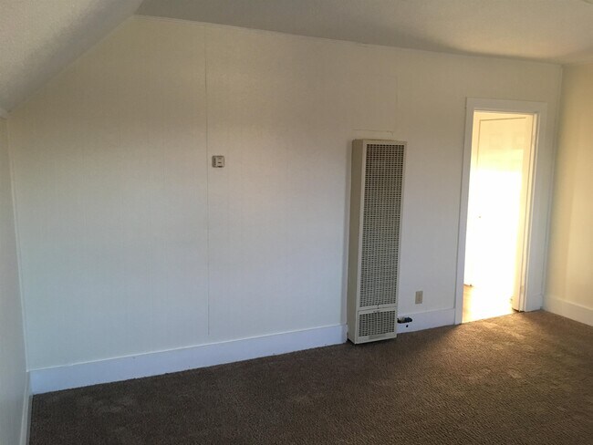 Building Photo - 239 Turner St