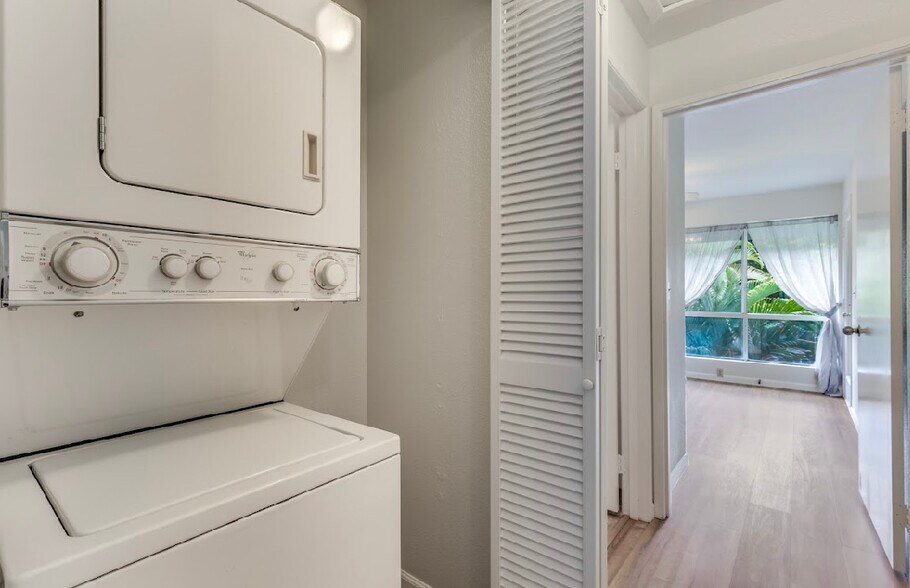 Laundry closet - 95-664 Wikao St