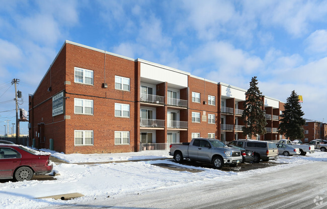 Building Photo - Evergreen Terrace Apartments