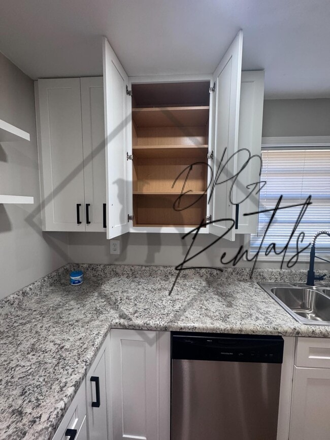 Building Photo - 135 Rhea Dr