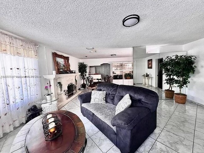 Building Photo - 1465 SW 28th Way
