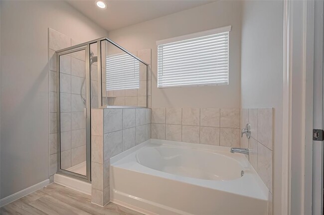 Building Photo - 101 Eliana Shores Dr