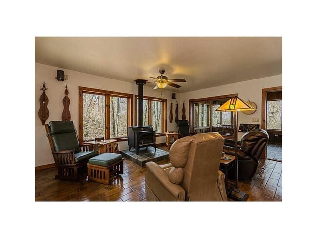 Building Photo - 3125 Ed Edwards Rd