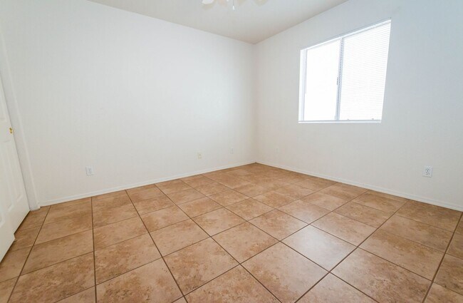 Building Photo - 1083 Desert Oak Pl