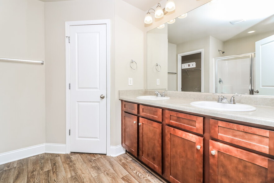 Building Photo - 267 Faron Dr