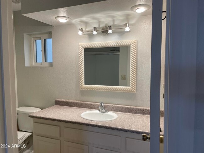 Building Photo - 8473 E Pierce St