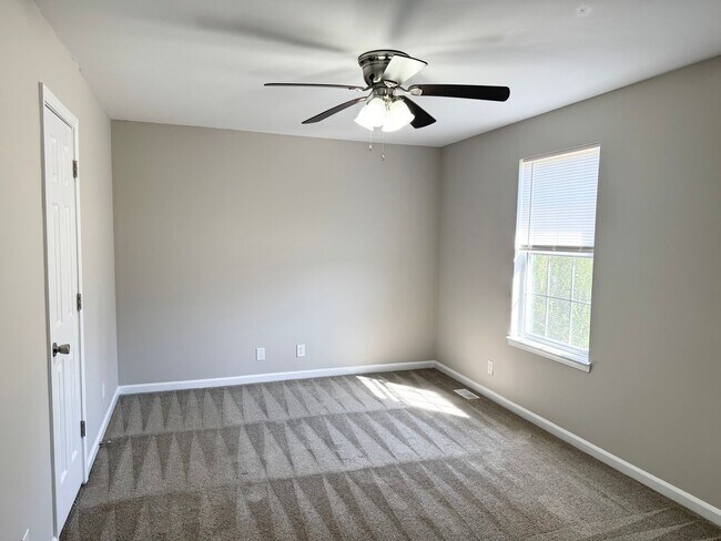 Building Photo - Newly Renovated Three Bedroom Close to Ft. Campbell