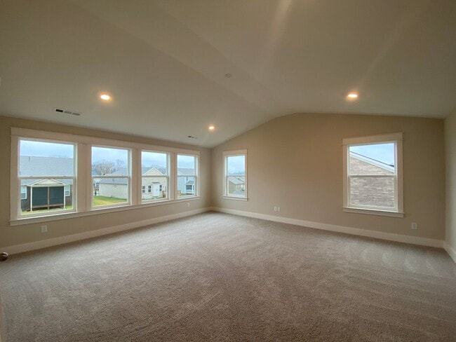 Building Photo - Amazing 4 Bedroom Home in Lebanon / 3.5 Bathrooms / 3 Car Garage /  Fenced in Backyard with Deck /