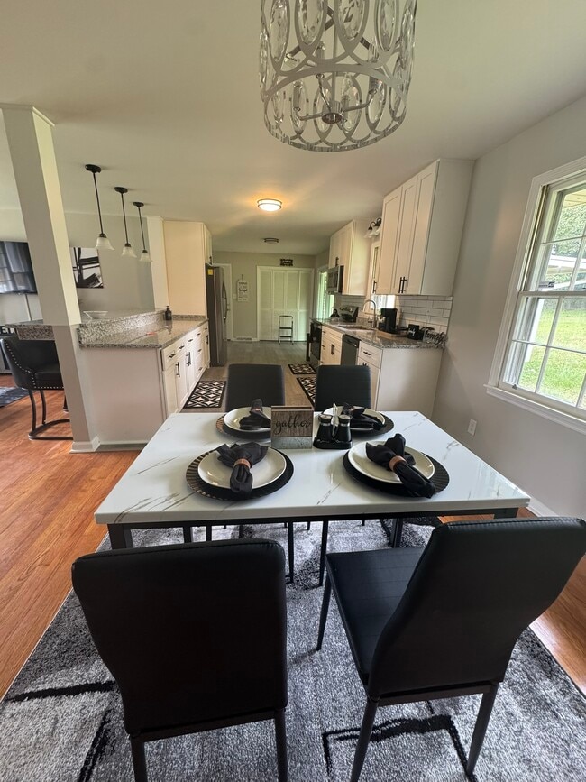 Building Photo - 3706 College Park Cir NW