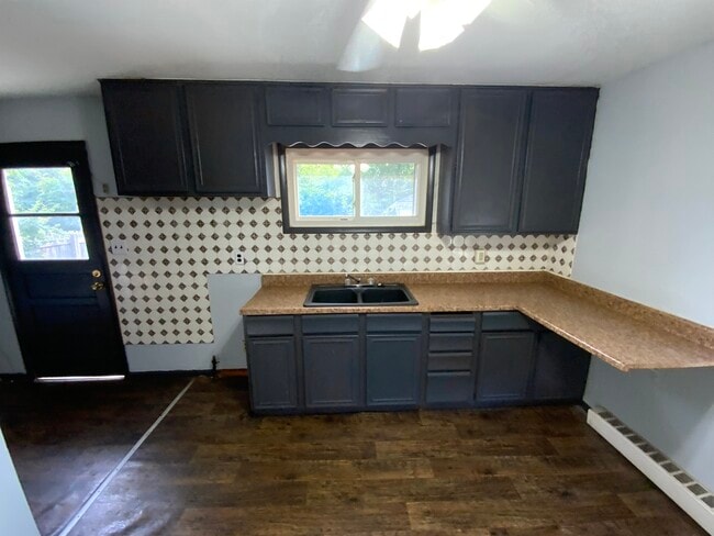 Building Photo - 1405 Chandler St