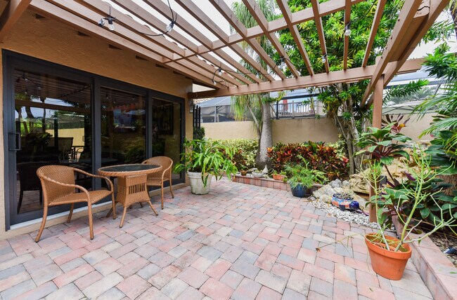 Building Photo - 6548 Patio Ln