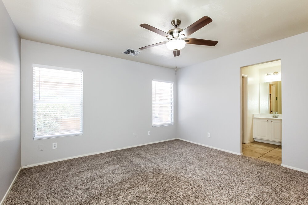 Building Photo - 22807 W Gardenia Dr