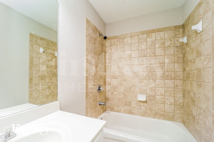 Building Photo - 5811 Buckner Creek Dr SE