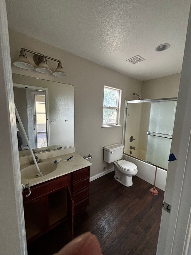 Building Photo - Newly Built Madera 4/3