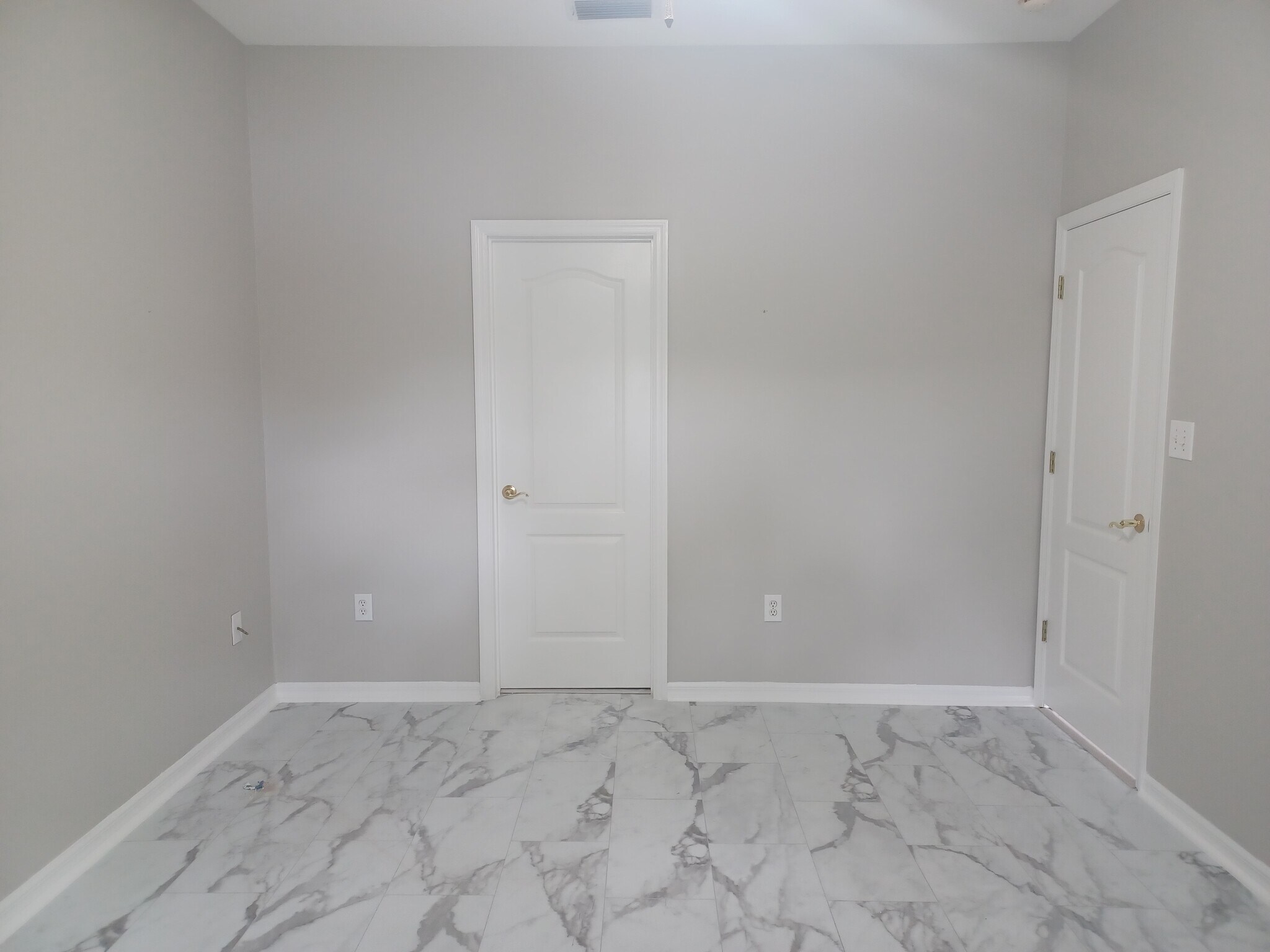 Building Photo - 2250 Candlewood Ln E