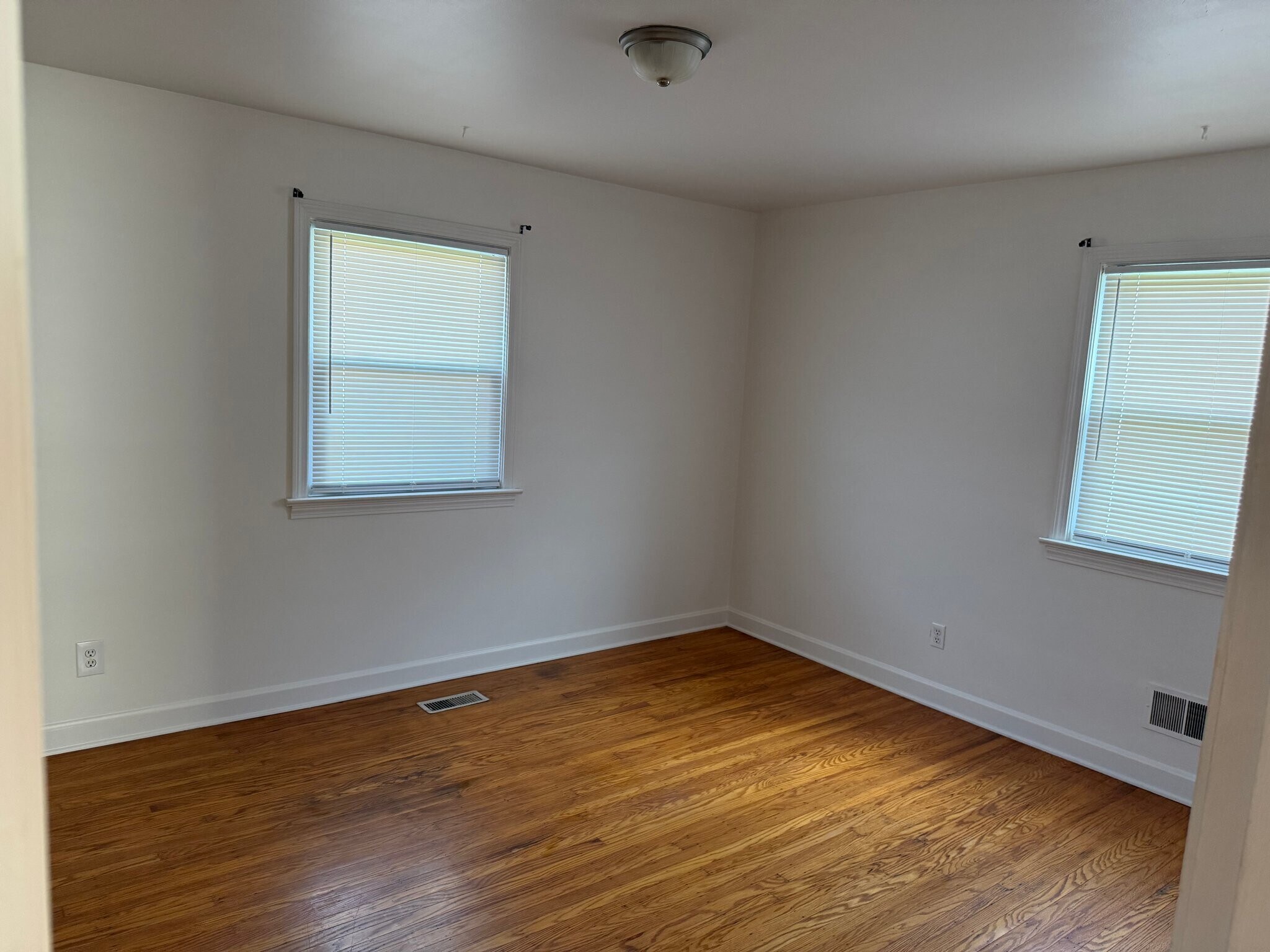 Building Photo - 1632 Stafford Ave