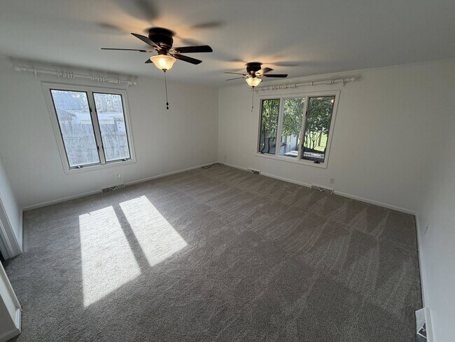 Building Photo - 2657 Dresden Rd