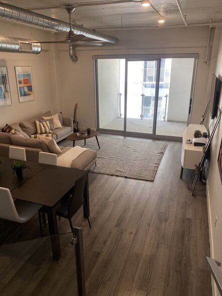 Building Photo - 316 W 200 S