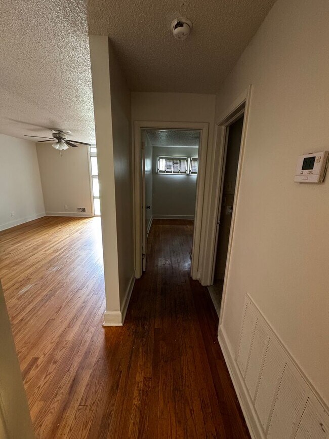Building Photo - 2/1 Duplex with office space in Shelby, NC