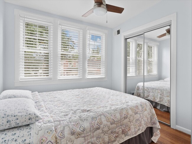 Building Photo - 1813 Bay St SE