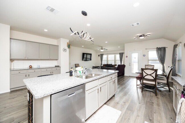 Building Photo - 3229 Trails End Rd