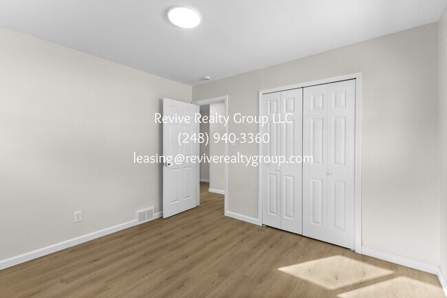 Building Photo - 18240 Negaunee