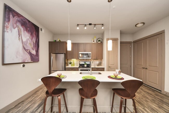 Building Photo - 5454 Washington Ave