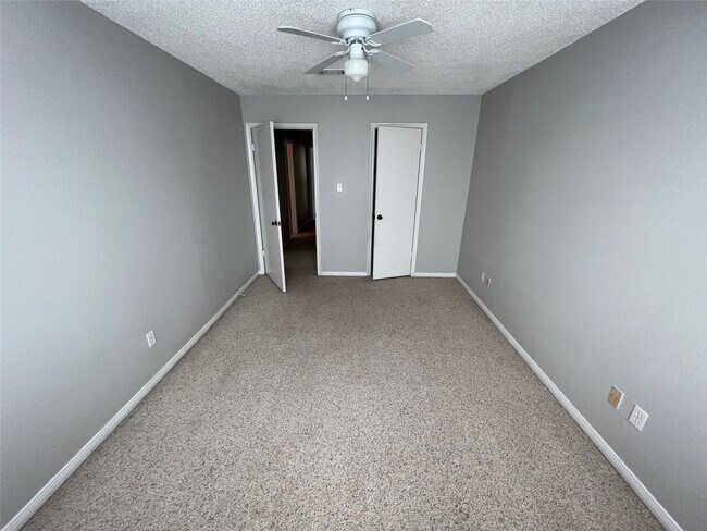 Building Photo - 38 Meadow Cove Dr