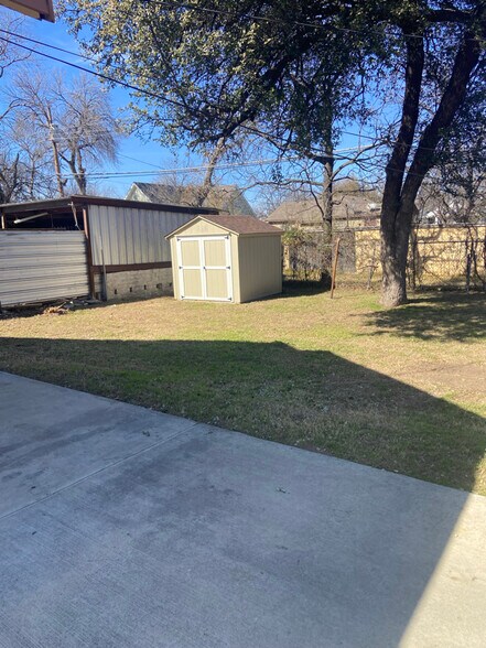 Building Photo - 1331 Elmwood Ave