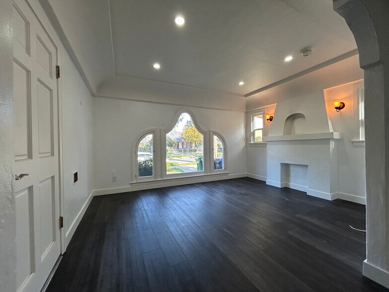 Building Photo - 3308 Glenhurst Ave