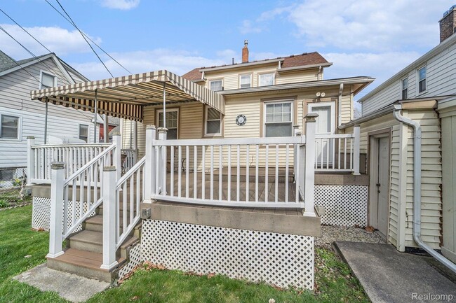 Building Photo - 2716 Van Alstyne St