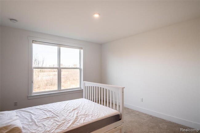 Building Photo - 5556 Hobart Ct