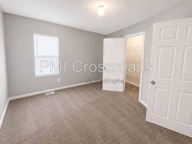 Building Photo - 153 S Cypress Ave