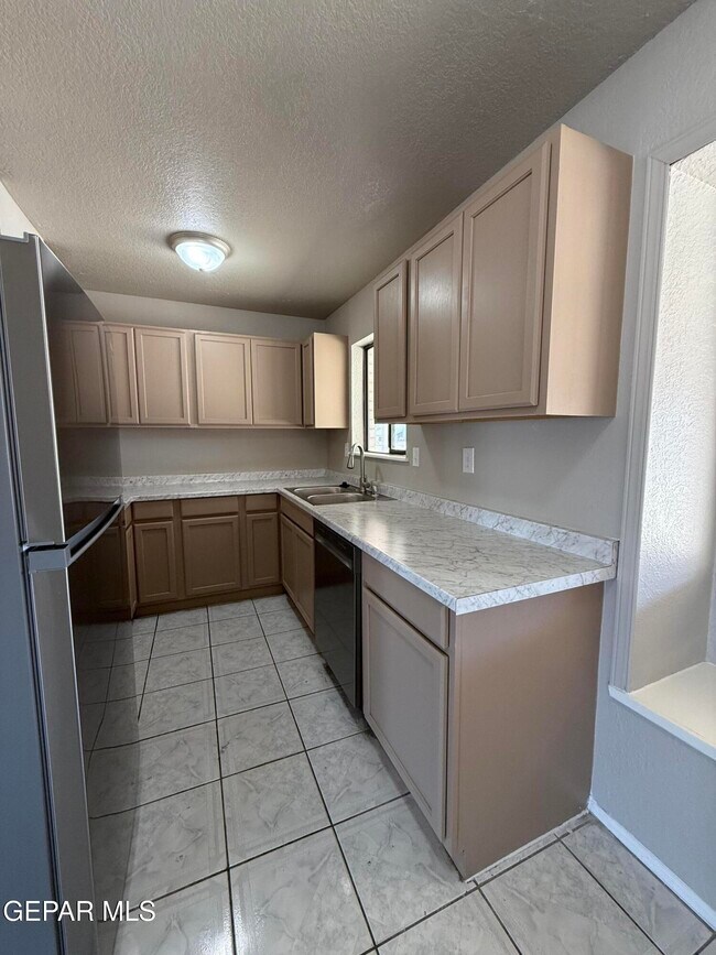 Building Photo - 11708 Sierra Azul Dr