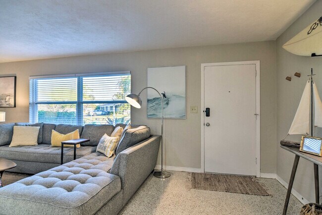 Building Photo - 11548 62nd Ave N