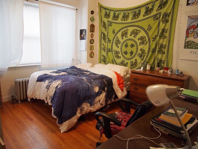 Building Photo - BRIGHTON 4 BED/2 BATH AVAILABLE 9/1 ~ HT/HW INCLUDED, GREEN LINE ACCESS