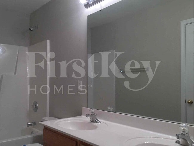 Building Photo - 1020 Brook Valley Run